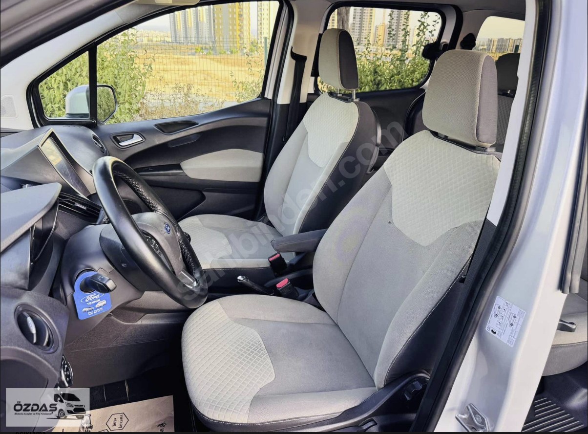 FORD TOURNEO COURİER TİTANİUM 2015 MODEL